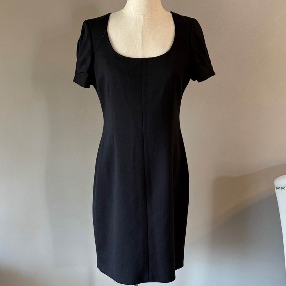 Tahari luxury Black Mini Dress stretch crepe cinched short Sleeves square neck 8